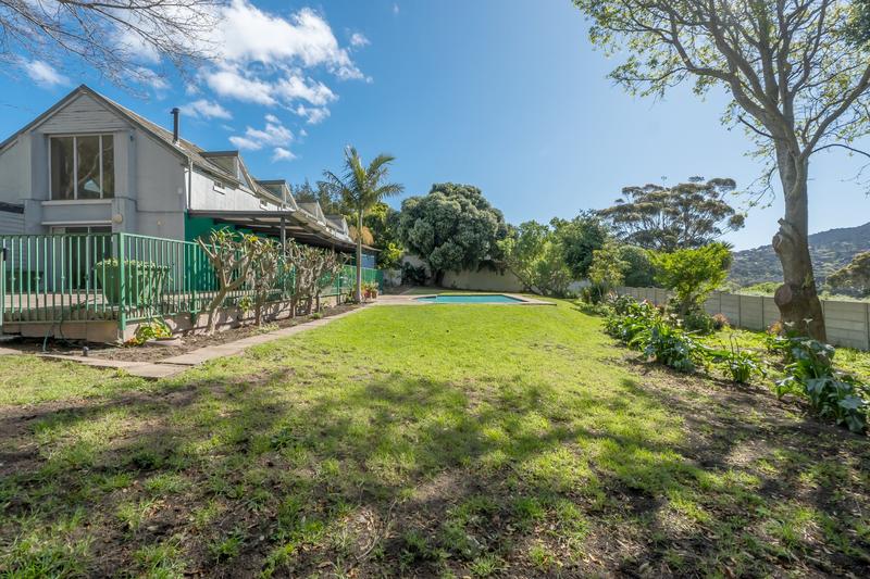 4 Bedroom Property for Sale in The Meadows Western Cape